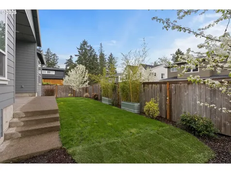 8595 SW Holly Lane Portland OR 97223