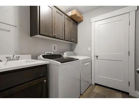 611 Jared Valley Street SE Salem OR 97306