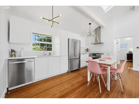 10936 NE Russell Street Portland OR 97220