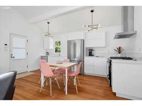 10936 NE Russell Street Portland OR 97220