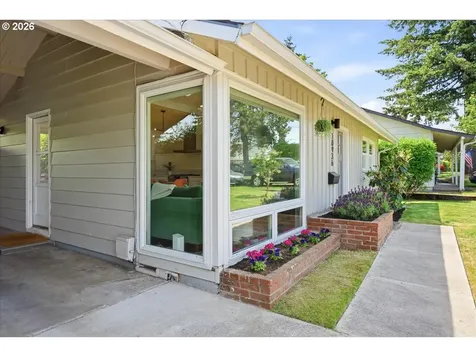 10936 NE Russell Street Portland OR 97220