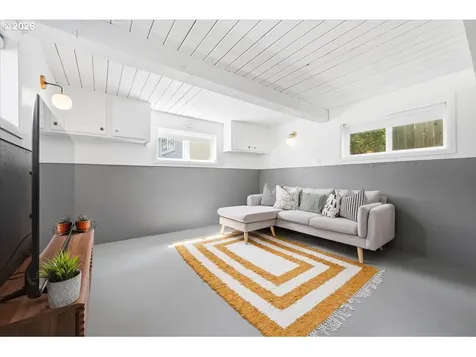 10936 NE Russell Street Portland OR 97220