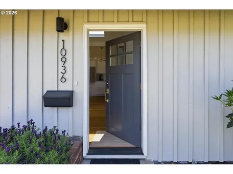 10936 NE Russell Street Portland OR 97220