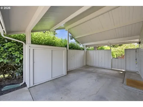 10936 NE Russell Street Portland OR 97220