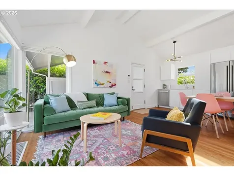 10936 NE Russell Street Portland OR 97220