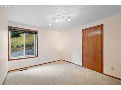 4415 Poplar Way Longview WA 98632