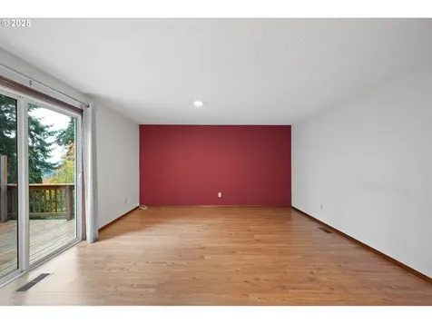 4415 Poplar Way Longview WA 98632