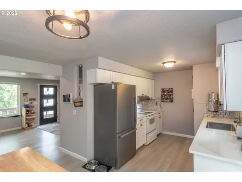924 NE Central Street Roseburg OR 97470