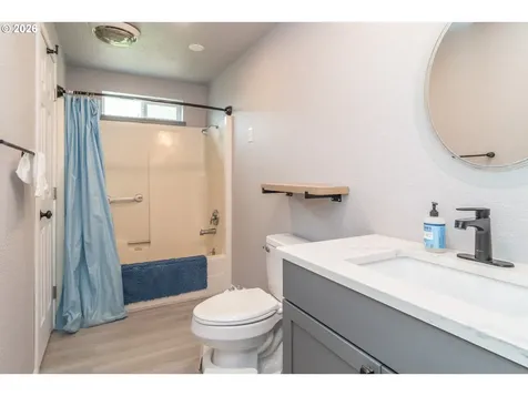 924 NE Central Street Roseburg OR 97470