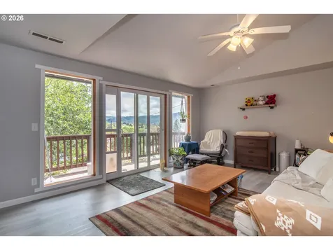 924 NE Central Street Roseburg OR 97470