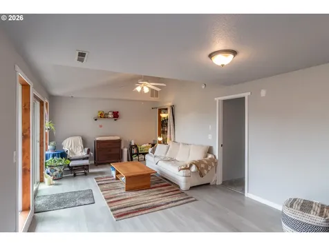 924 NE Central Street Roseburg OR 97470