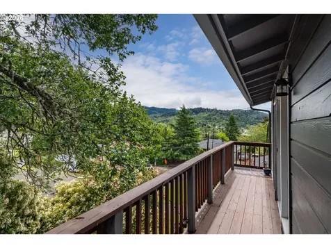 924 NE Central Street Roseburg OR 97470
