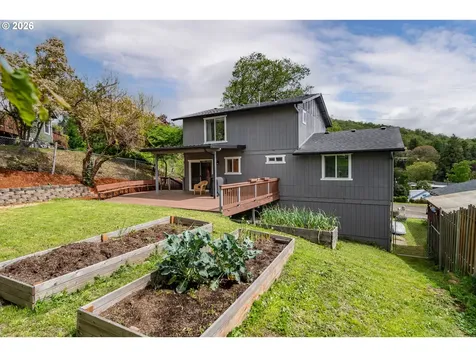 924 NE Central Street Roseburg OR 97470