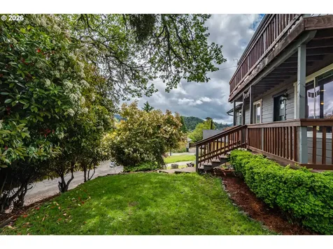 924 NE Central Street Roseburg OR 97470