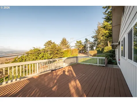 1376 D Street Coos Bay OR 97420