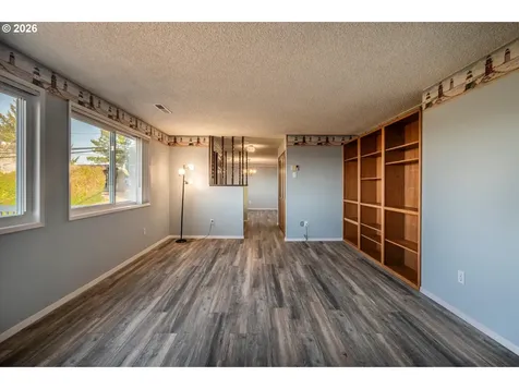 1376 D Street Coos Bay OR 97420