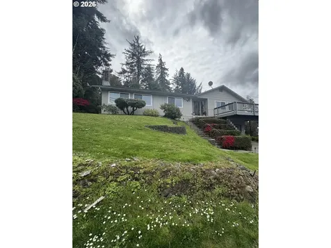 1376 D Street Coos Bay OR 97420