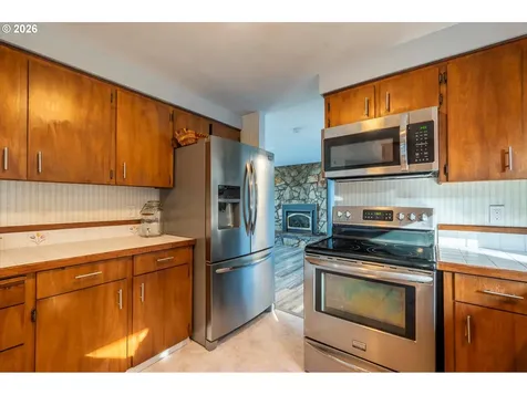 1376 D Street Coos Bay OR 97420