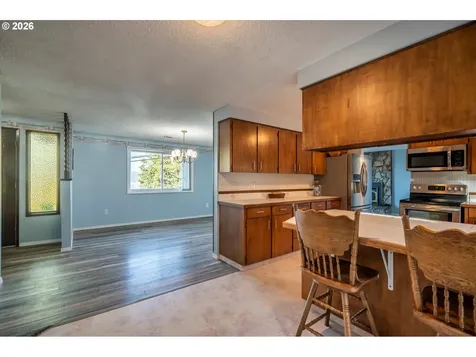 1376 D Street Coos Bay OR 97420