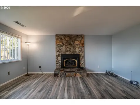 1376 D Street Coos Bay OR 97420