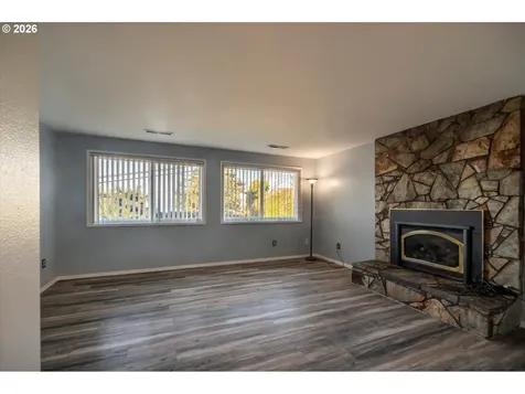 1376 D Street Coos Bay OR 97420
