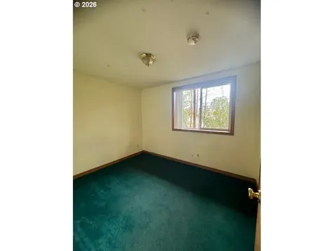 1376 D Street Coos Bay OR 97420