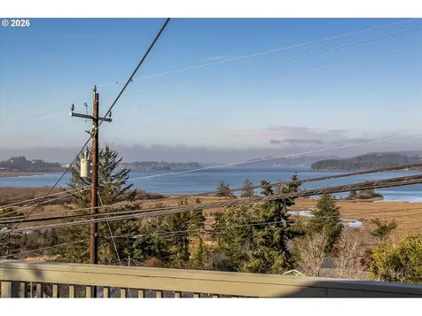 1376 D Street Coos Bay OR 97420