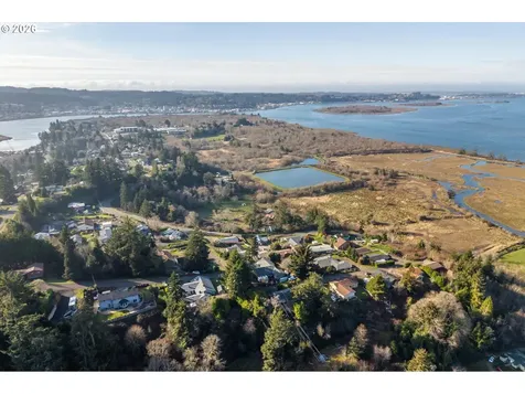 1376 D Street Coos Bay OR 97420