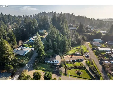 1376 D Street Coos Bay OR 97420