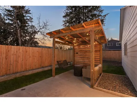 117 NW 9th Street Battle Ground WA 98604