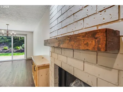 241 Silver Loop Silverton OR 97381