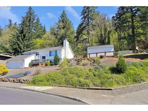 241 Silver Loop Silverton OR 97381