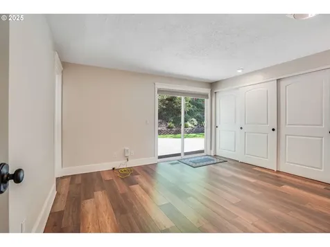 241 Silver Loop Silverton OR 97381
