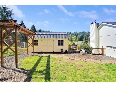 241 Silver Loop Silverton OR 97381