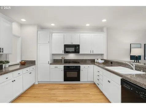 10494 NW Forestview Way Portland OR 97229