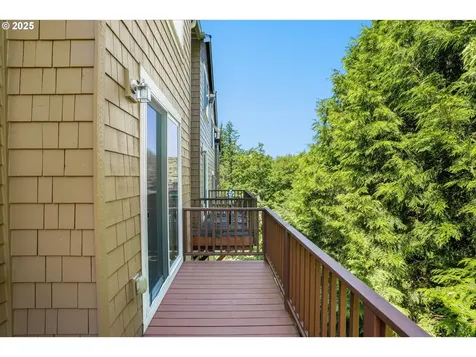 10494 NW Forestview Way Portland OR 97229