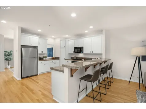 10494 NW Forestview Way Portland OR 97229