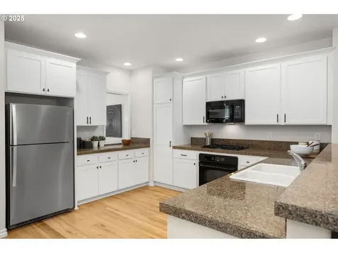 10494 NW Forestview Way Portland OR 97229