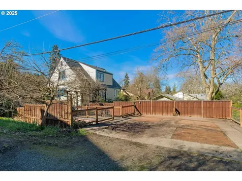 2033 E 19th Avenue Eugene OR 97403