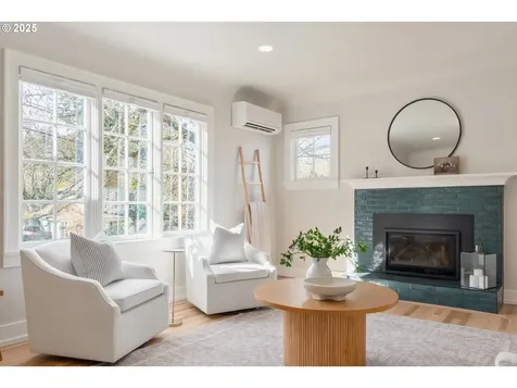2033 E 19th Avenue Eugene OR 97403