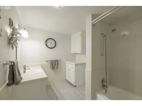910 NW Overlook Drive Corvallis OR 97330