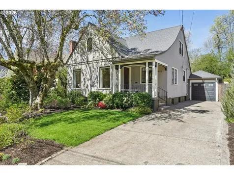 3825 SE Carlton Street Portland OR 97202