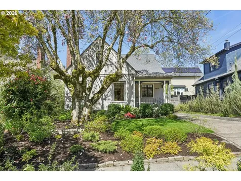 3825 SE Carlton Street Portland OR 97202