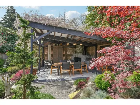 3825 SE Carlton Street Portland OR 97202