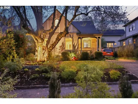 3825 SE Carlton Street Portland OR 97202
