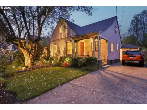 3825 SE Carlton Street Portland OR 97202