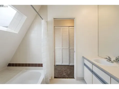 194 N Hayden Bay Drive Portland OR 97217