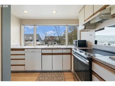 194 N Hayden Bay Drive Portland OR 97217