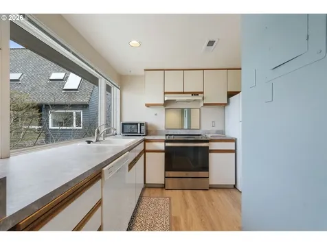194 N Hayden Bay Drive Portland OR 97217