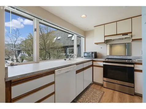 194 N Hayden Bay Drive Portland OR 97217